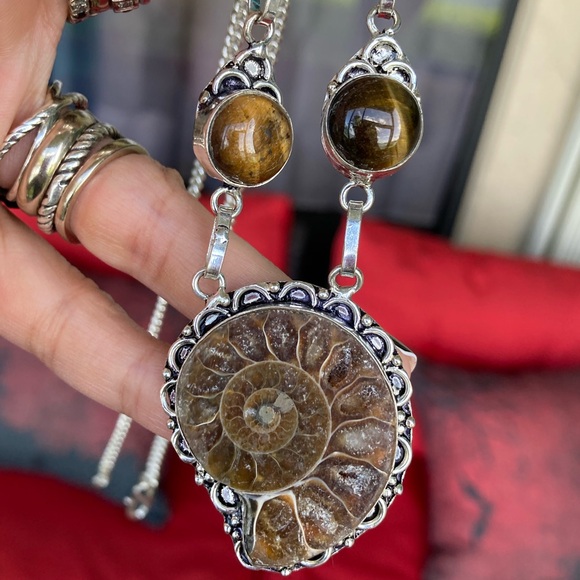 925 sterling silver overlay genuine fossil shell ammonite & tiger eye necklace - Picture 16 of 16